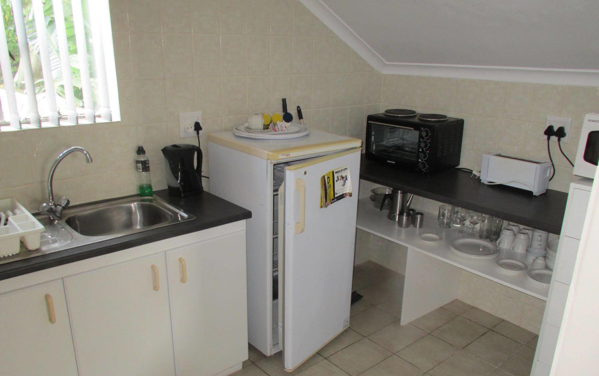 Clouds Guest House Durbanville Exterior photo