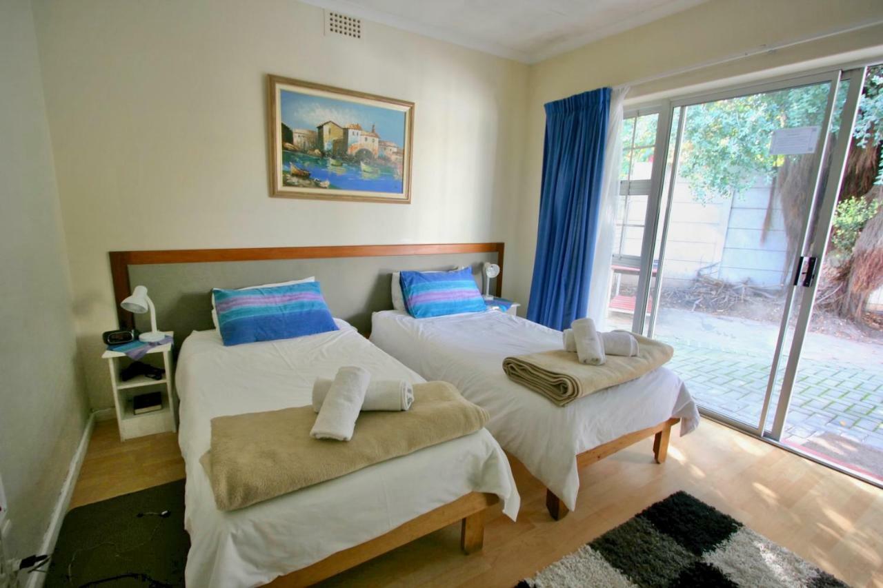 Clouds Guest House Durbanville Exterior photo