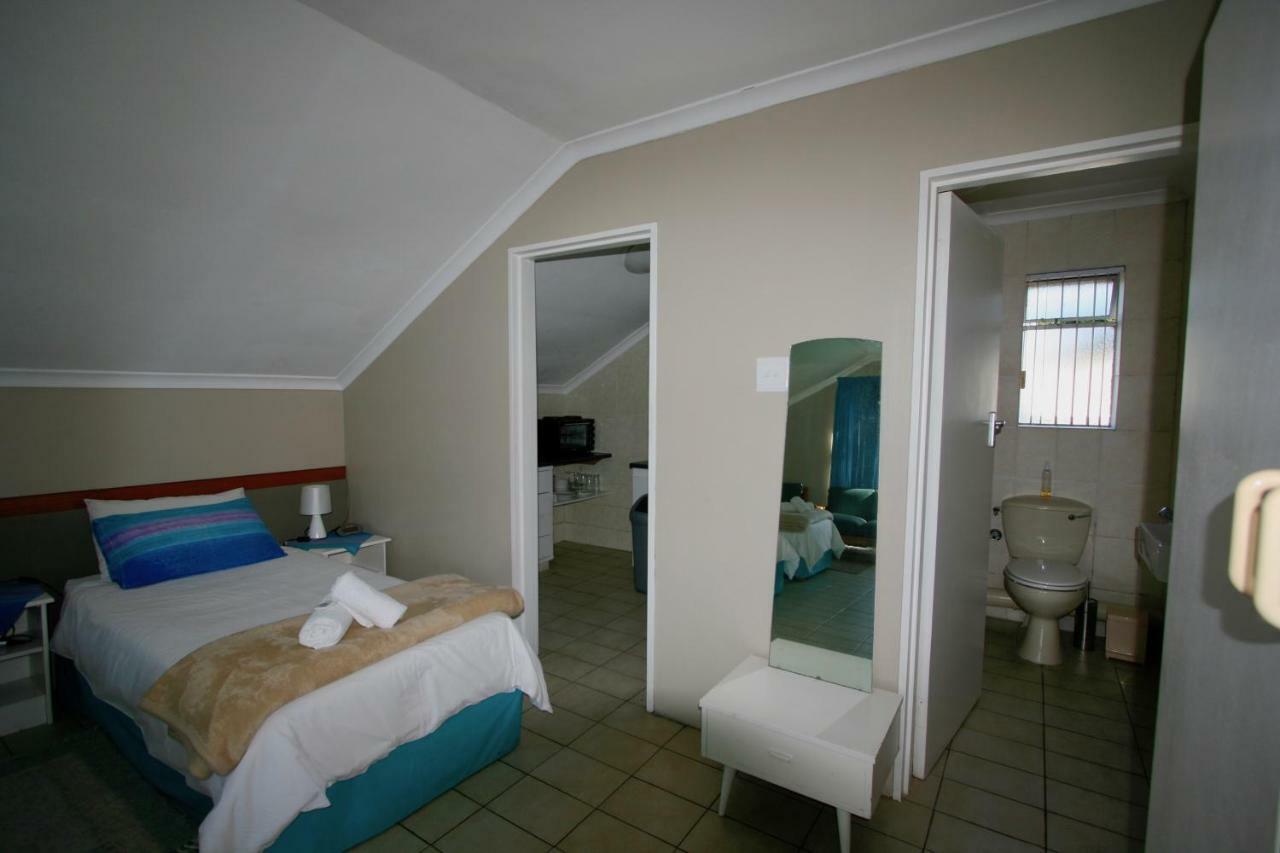Clouds Guest House Durbanville Exterior photo